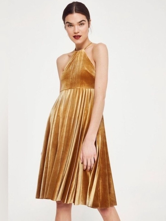 Gianni Bini Dresses & Skirts - Gianni Bini Gold Velvet Dress Size Small NWT $159